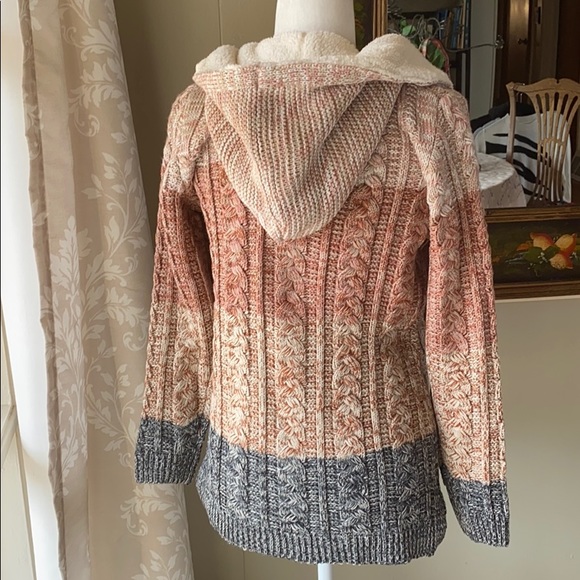 Lety Me Helsa Colorblock Sherpa Lined 